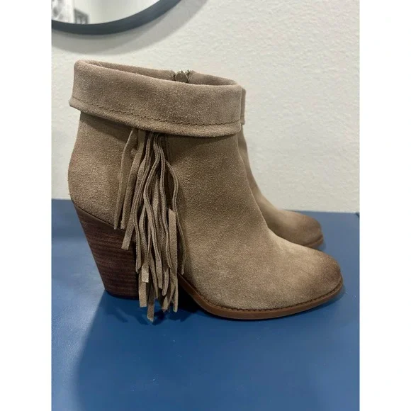 Jessica Simpson Taupe Tan Callaghan Sz 9 Fringe Ankle Block Heel Boots Zip LkNw - Picture 3 of 6